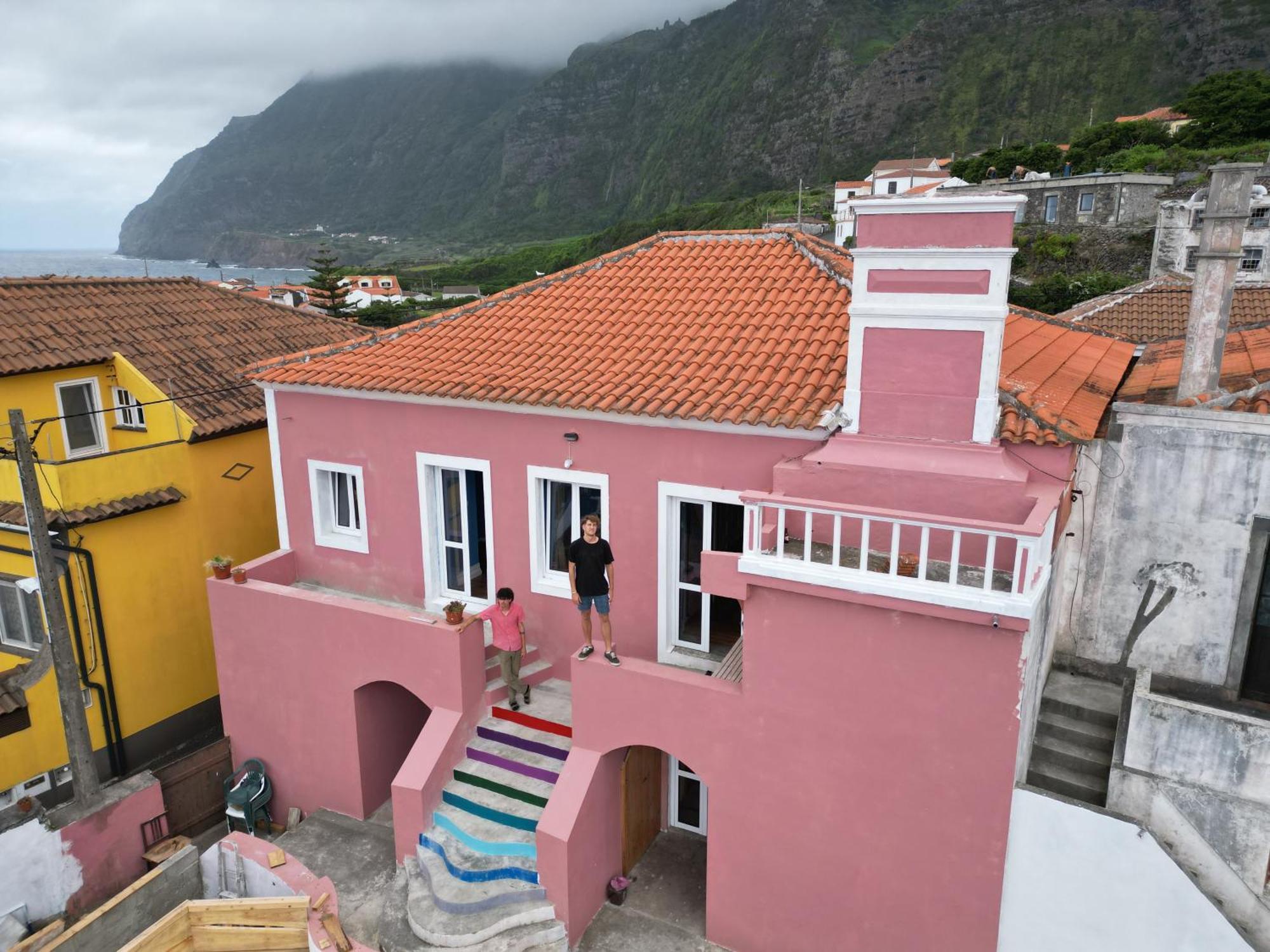 The Pink House Hostal