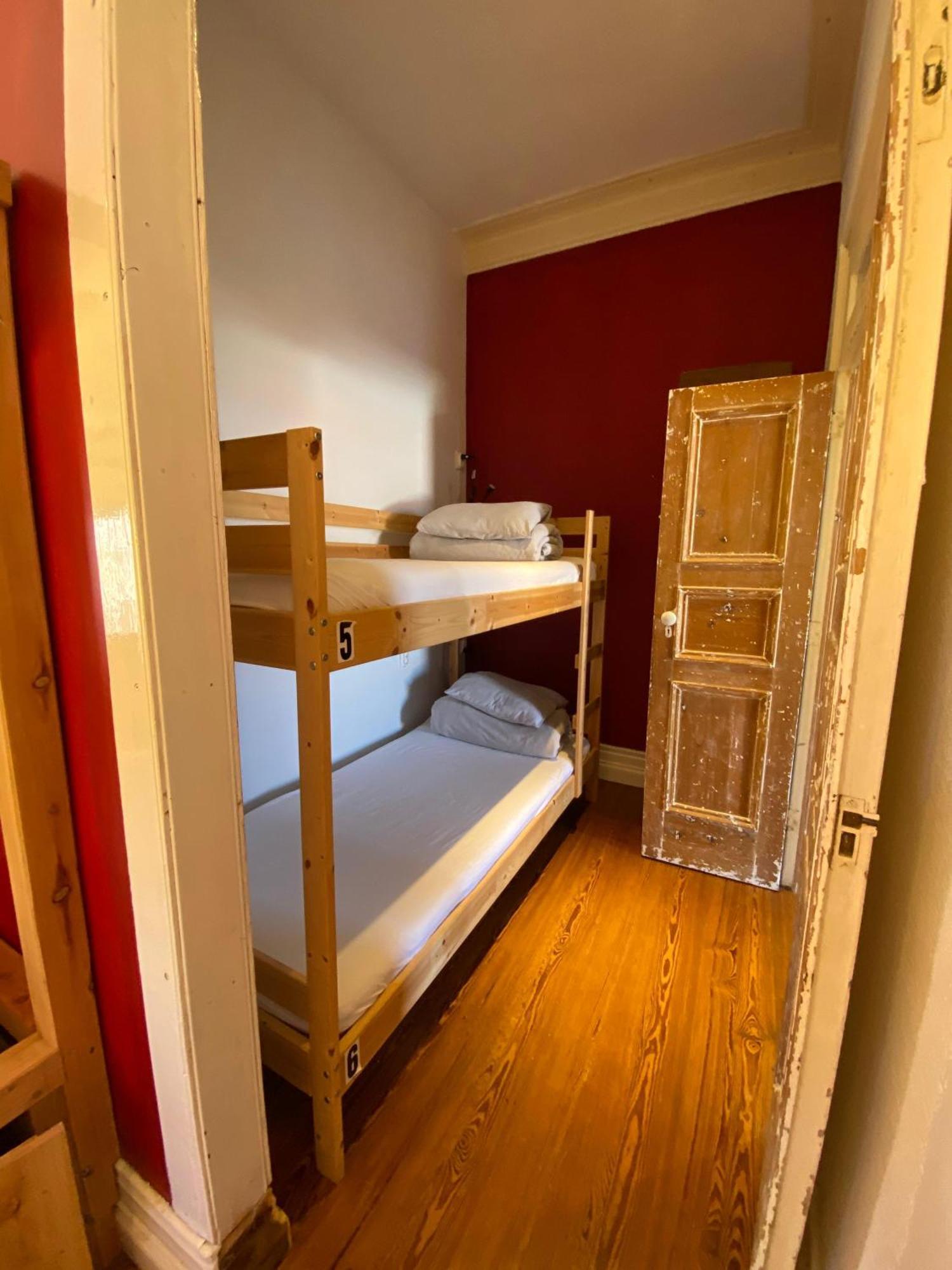 The Pink House Hostel *